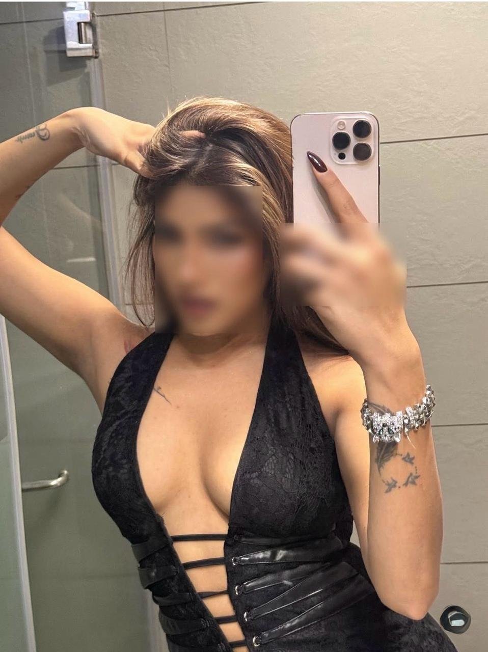 VIP Female Companion Reshma Gurgaon